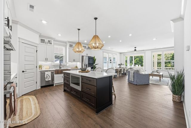 611 Moss Lake Lane, Holly Ridge, NC 28445