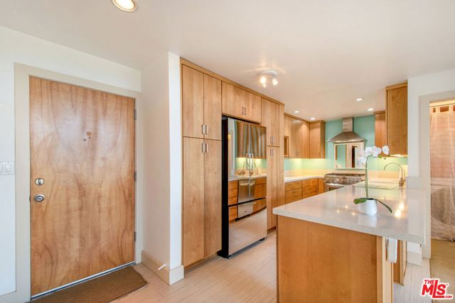 2221 Ocean Avenue 308, Santa Monica, CA 90405