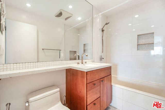 2221 Ocean Avenue 308, Santa Monica, CA 90405