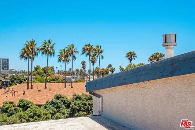 2221 Ocean Avenue 308, Santa Monica, CA 90405