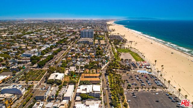 2221 Ocean Avenue 308, Santa Monica, CA 90405
