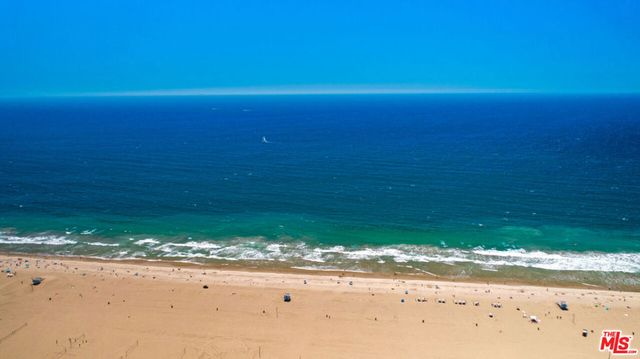 2221 Ocean Avenue 308, Santa Monica, CA 90405