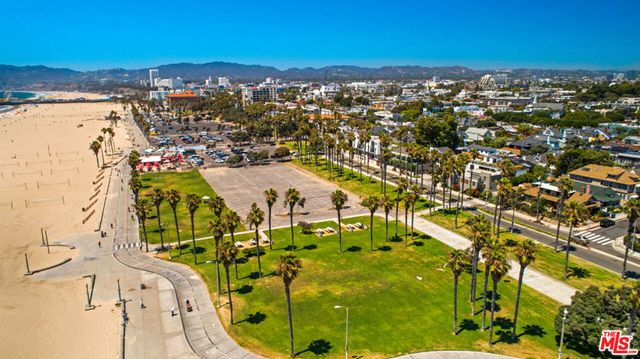 2221 Ocean Avenue 308, Santa Monica, CA 90405