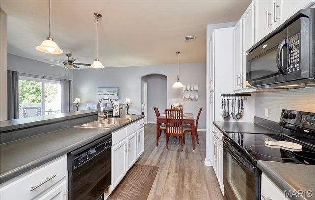 37 Kassebaum Lane 203, St Louis, MO 63129