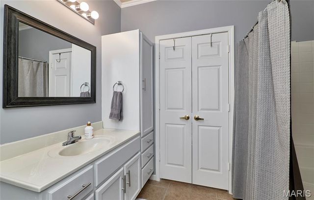 37 Kassebaum Lane 203, St Louis, MO 63129