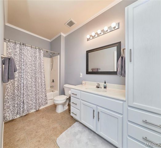 37 Kassebaum Lane 203, St Louis, MO 63129