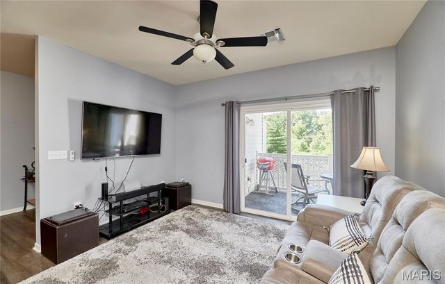 37 Kassebaum Lane 203, St Louis, MO 63129