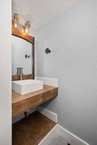 8024 E Elde Dr, Spokane, WA 99212