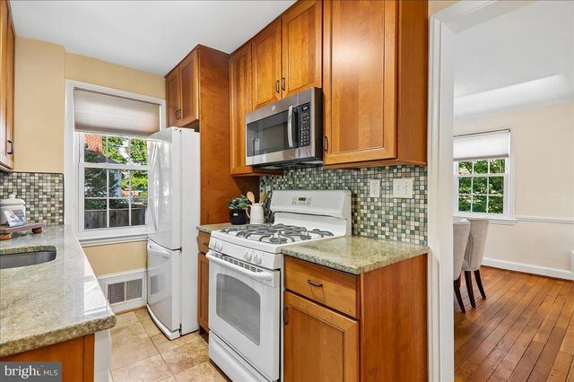 8616 LYNBROOK DR, Bethesda, MD 20814