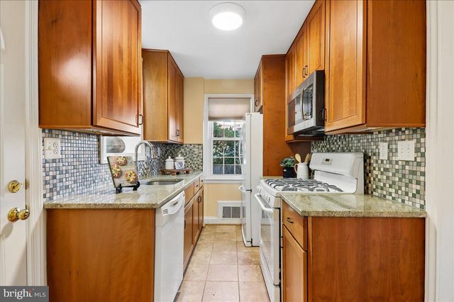 8616 LYNBROOK DR, Bethesda, MD 20814