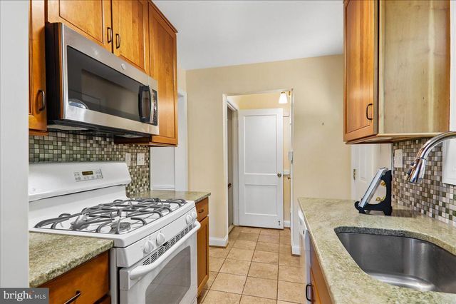 8616 LYNBROOK DR, Bethesda, MD 20814