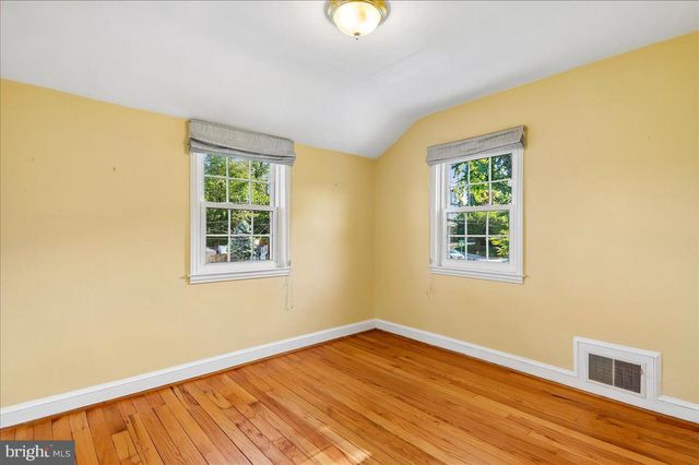 8616 LYNBROOK DR, Bethesda, MD 20814