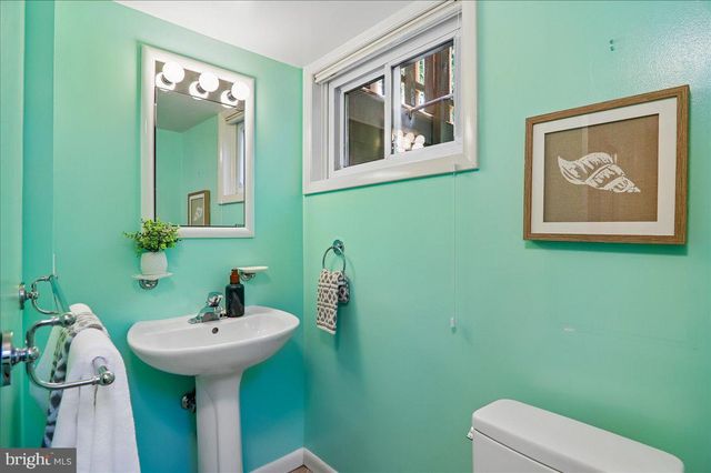 8616 LYNBROOK DR, Bethesda, MD 20814
