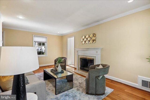 8616 LYNBROOK DR, Bethesda, MD 20814