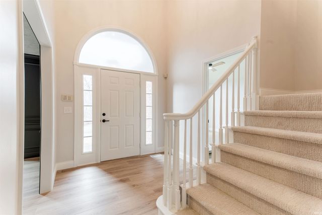 1314 Hunters Ridge Court, Evansville, IN 47725