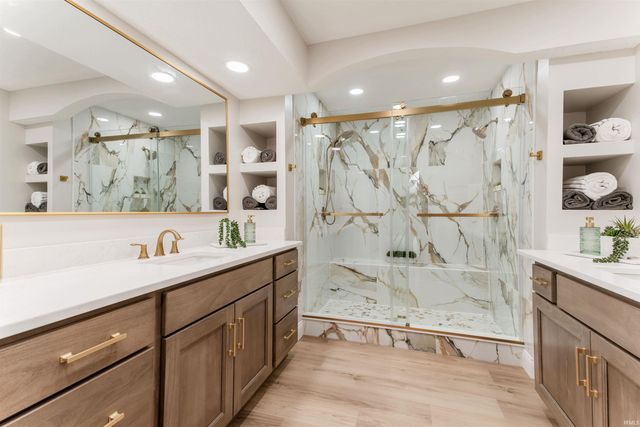 1314 Hunters Ridge Court, Evansville, IN 47725