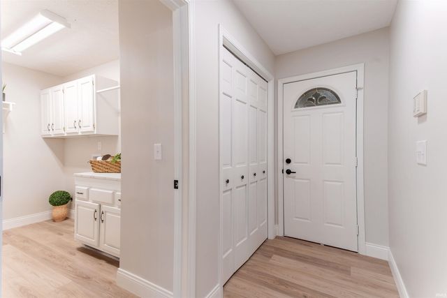 1314 Hunters Ridge Court, Evansville, IN 47725