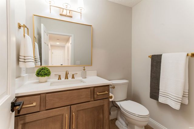 1314 Hunters Ridge Court, Evansville, IN 47725