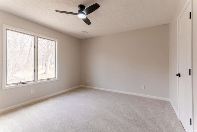 1314 Hunters Ridge Court, Evansville, IN 47725