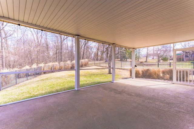 1314 Hunters Ridge Court, Evansville, IN 47725