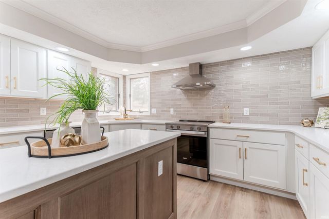 1314 Hunters Ridge Court, Evansville, IN 47725