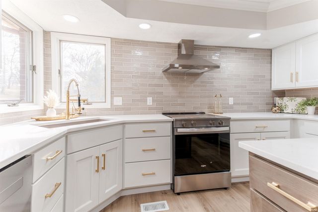 1314 Hunters Ridge Court, Evansville, IN 47725