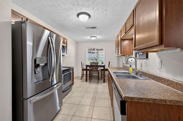 1530 Summer Lake Terrace, Loganville, GA 30052