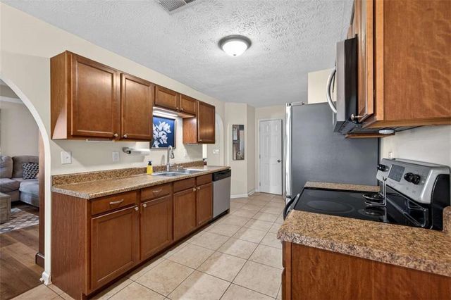1530 Summer Lake Terrace, Loganville, GA 30052