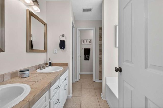 1530 Summer Lake Terrace, Loganville, GA 30052