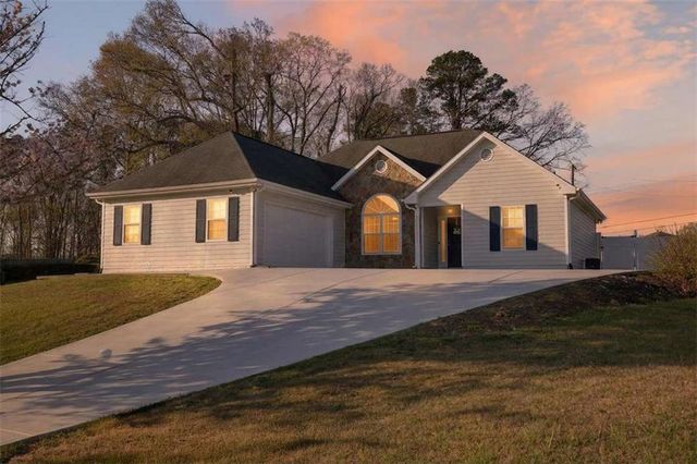 1530 Summer Lake Terrace, Loganville, GA 30052