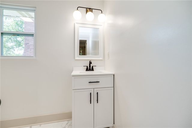 222 E Social Row Road, Dayton, OH 45458