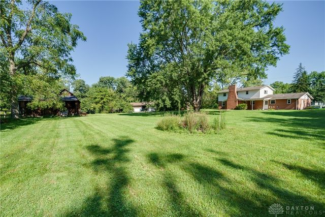 222 E Social Row Road, Dayton, OH 45458