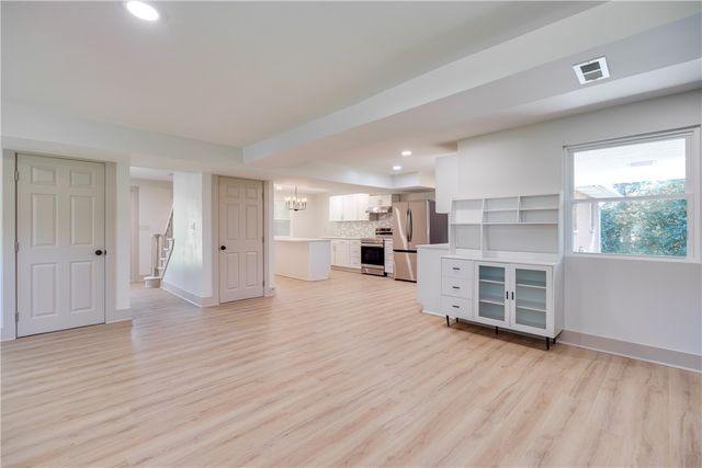 222 E Social Row Road, Dayton, OH 45458