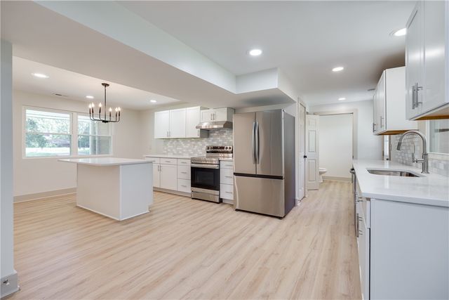 222 E Social Row Road, Dayton, OH 45458