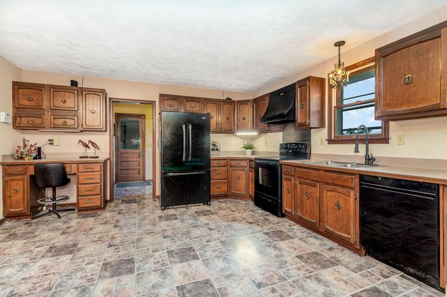 18348 Hall Drive, Mount Vernon, OH 43050