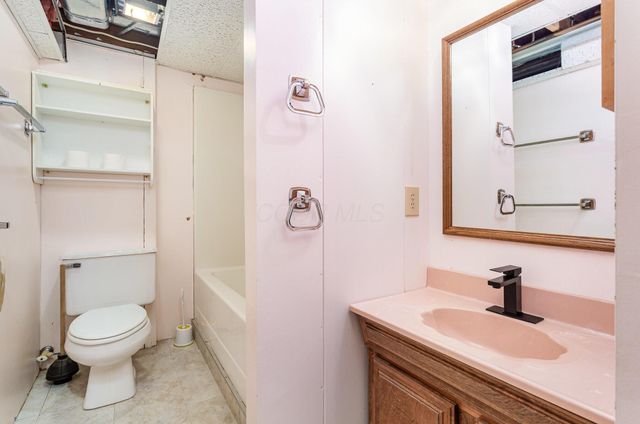 18348 Hall Drive, Mount Vernon, OH 43050