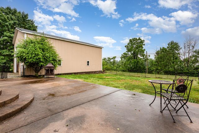 18348 Hall Drive, Mount Vernon, OH 43050