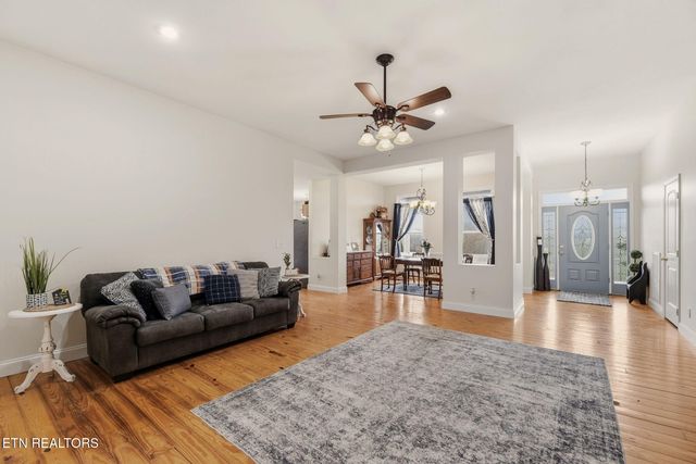 445 & 443 Leighton Lane, Jacksboro, TN 37757