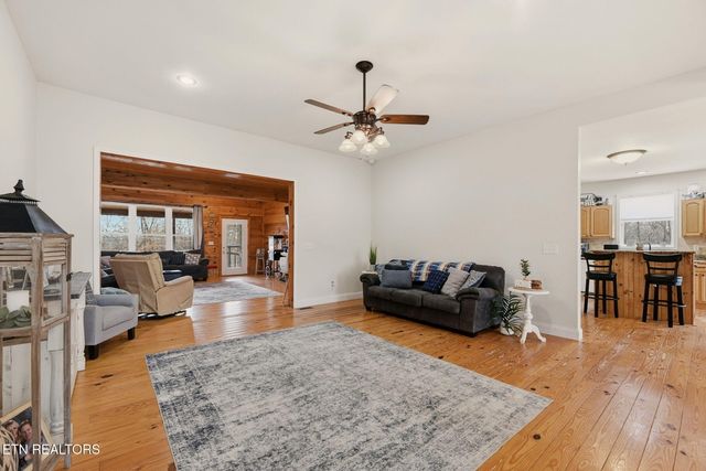 445 & 443 Leighton Lane, Jacksboro, TN 37757