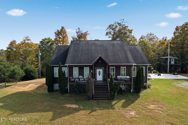 445 & 443 Leighton Lane, Jacksboro, TN 37757