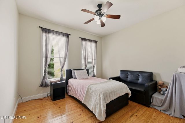 445 & 443 Leighton Lane, Jacksboro, TN 37757