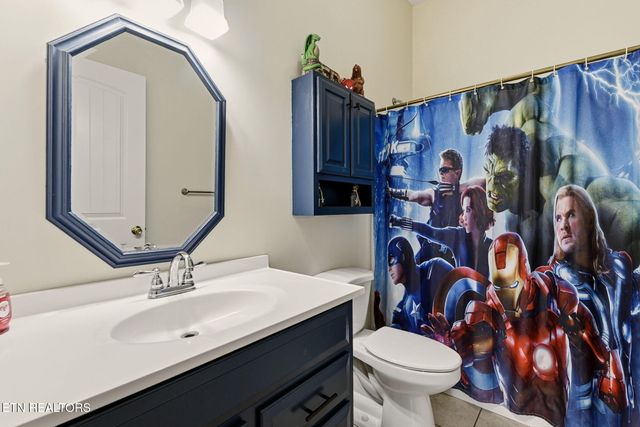 445 & 443 Leighton Lane, Jacksboro, TN 37757