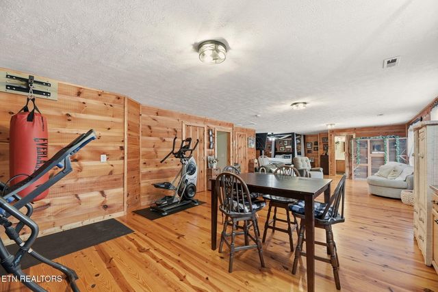 445 & 443 Leighton Lane, Jacksboro, TN 37757