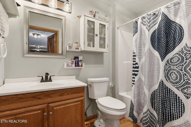 445 & 443 Leighton Lane, Jacksboro, TN 37757