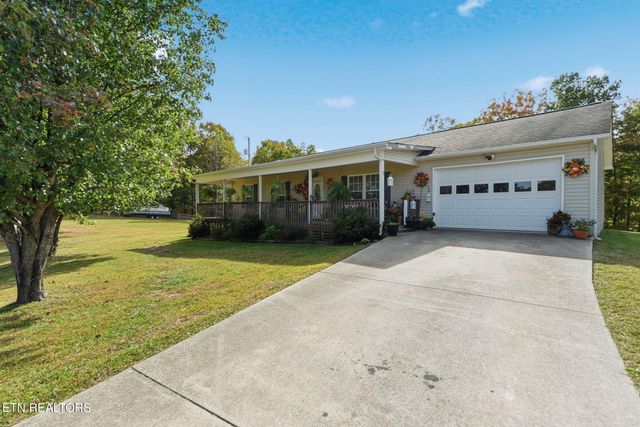 445 & 443 Leighton Lane, Jacksboro, TN 37757
