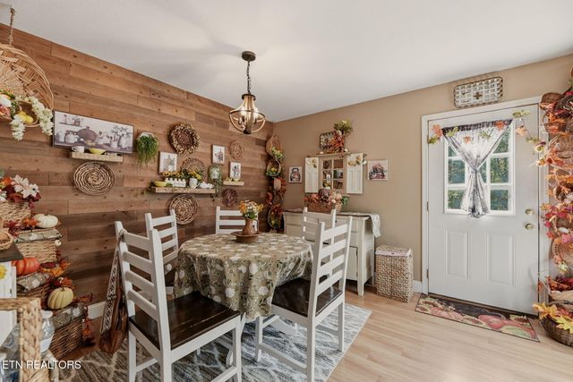 445 & 443 Leighton Lane, Jacksboro, TN 37757