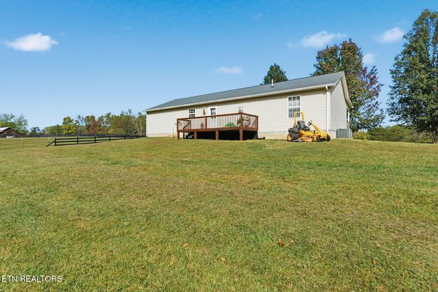 445 & 443 Leighton Lane, Jacksboro, TN 37757