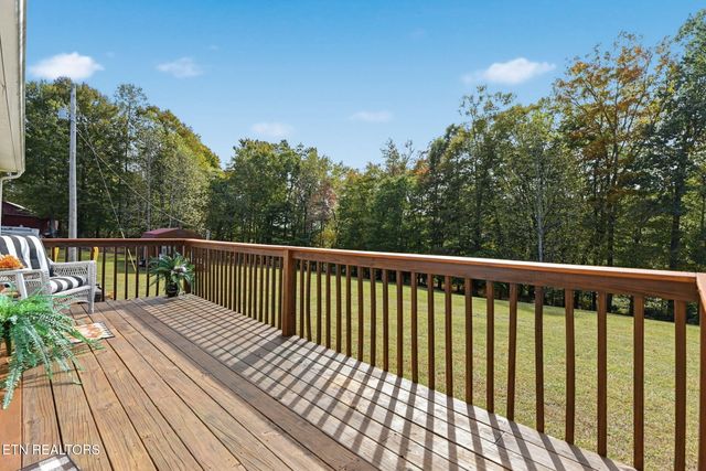 445 & 443 Leighton Lane, Jacksboro, TN 37757