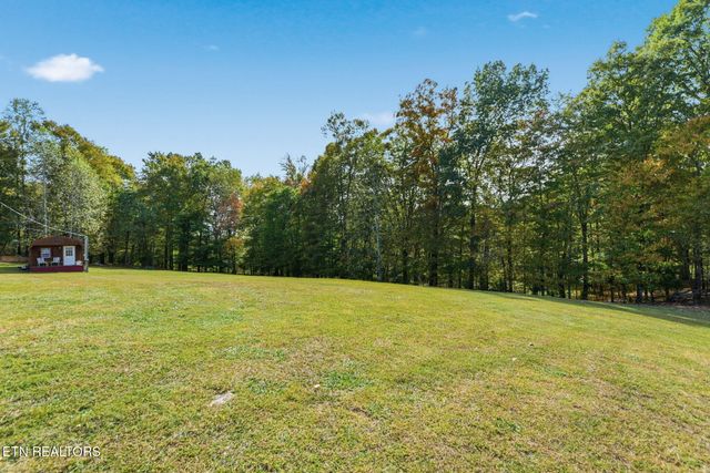 445 & 443 Leighton Lane, Jacksboro, TN 37757