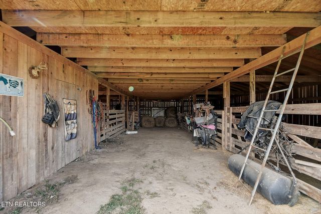 445 & 443 Leighton Lane, Jacksboro, TN 37757